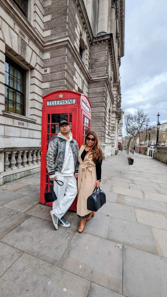 red telephone booth london UK