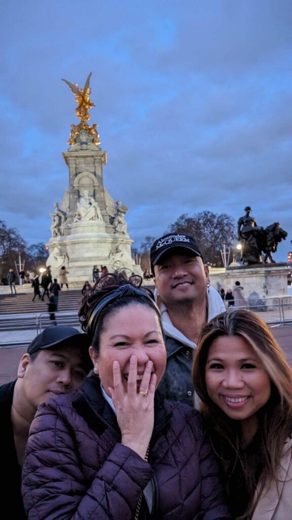 buckingham palace london uk