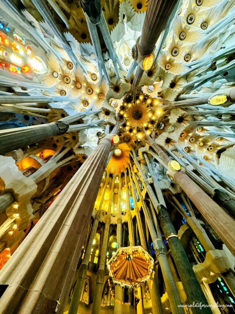 bucket list beautiul places sagrada familia spain