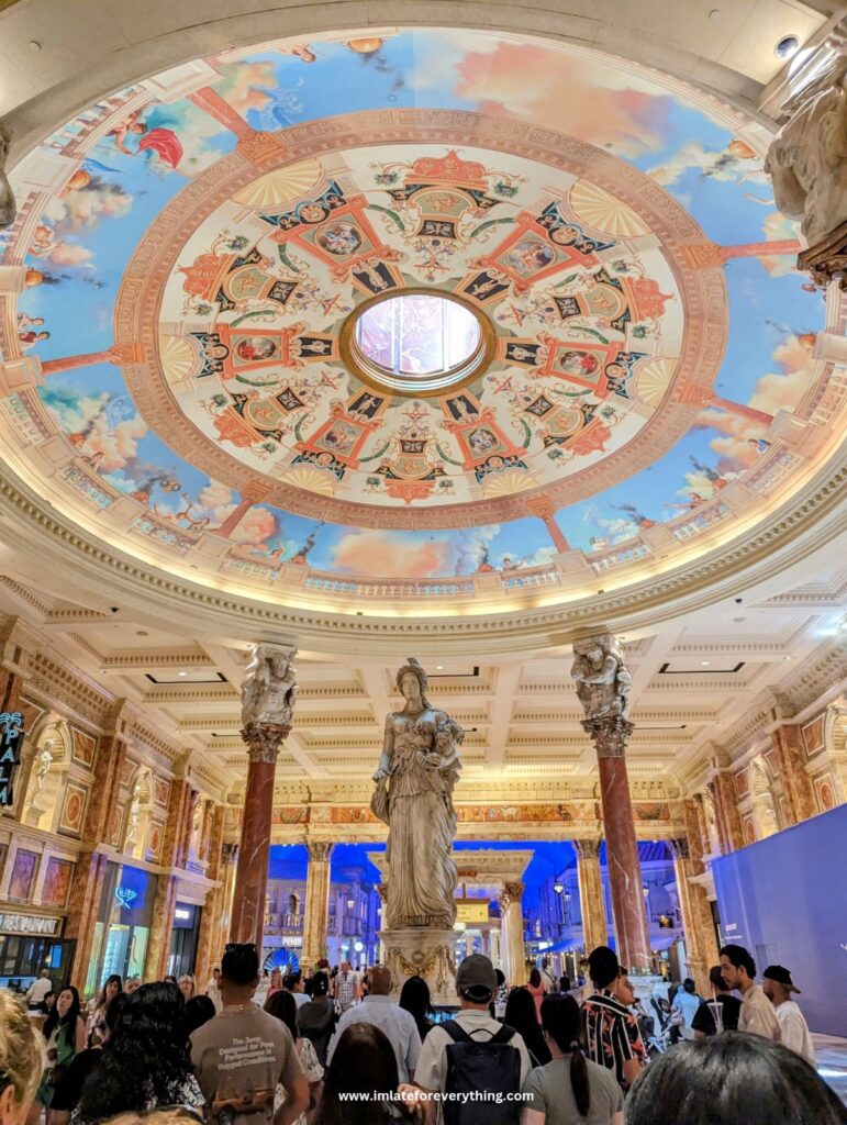 the goddess fortuna statues at caesars palace