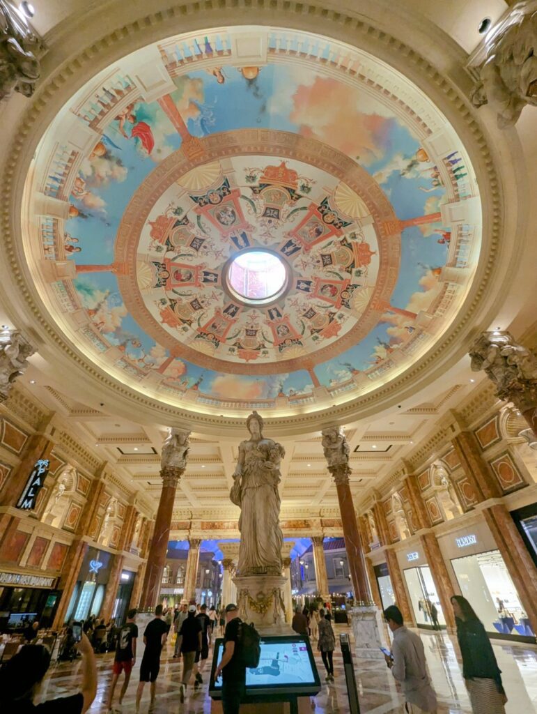 the goddess fortuna statue at caesars palace