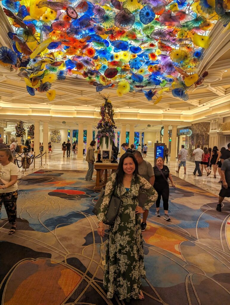 bellagio hotel lobby dale chihuly fiori di como glass sculpture