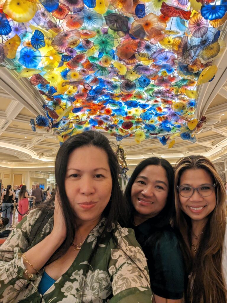 bellagio hotel lobby dale chihuly fiori di como glass sculpture