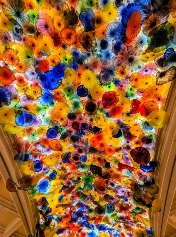 bellagio ceiling dale chihuly fiori di como best hotel lobbies in vegas